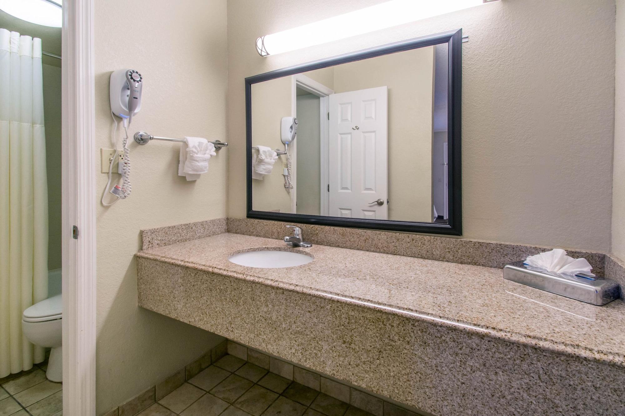 Quality Inn Daytona Speedway - I-95 Дейтона-Бич Экстерьер фото